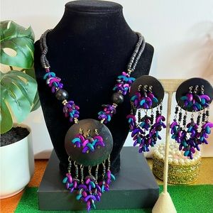 Vintage 80’s Néw Old Stock Pierced Earrings and Matching Necklace